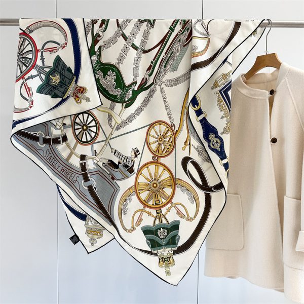 Design Luxury Print Bandana Shawl in Wool